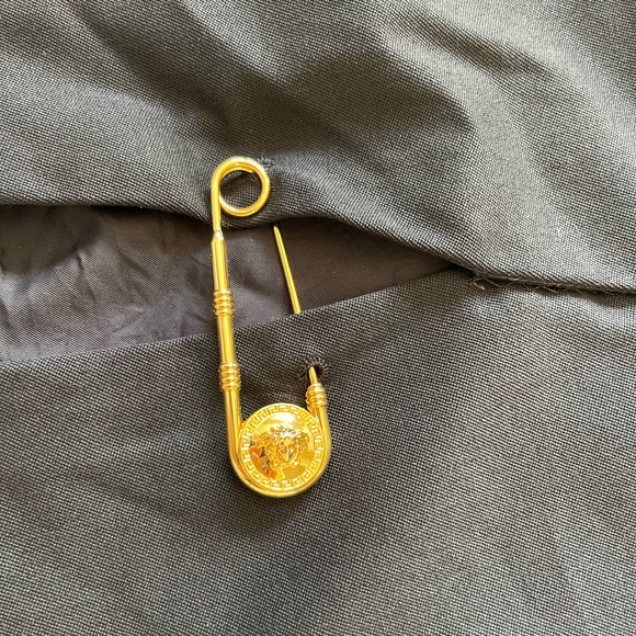 AUTHENTIC Versace Medusa Safety Pin Black Mini Skirt 42 - Picture 5 of 14